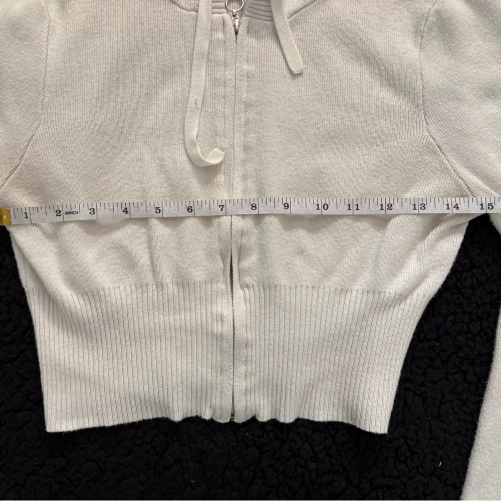 Kendall & Kylie White Zip-Up Cropped sweater Hoodie - Picture 5 of 7